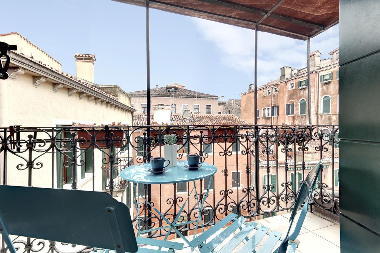 Via Garibaldi-Gigli Biennale Terrace By Wonderful Italy Appartement Venetië Buitenkant foto